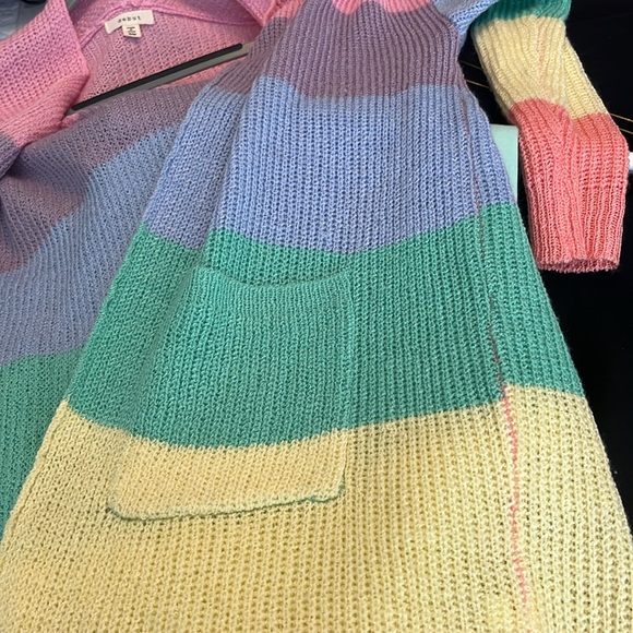 Cardigan with Lots of Spring Colors - Picture 6 of 8